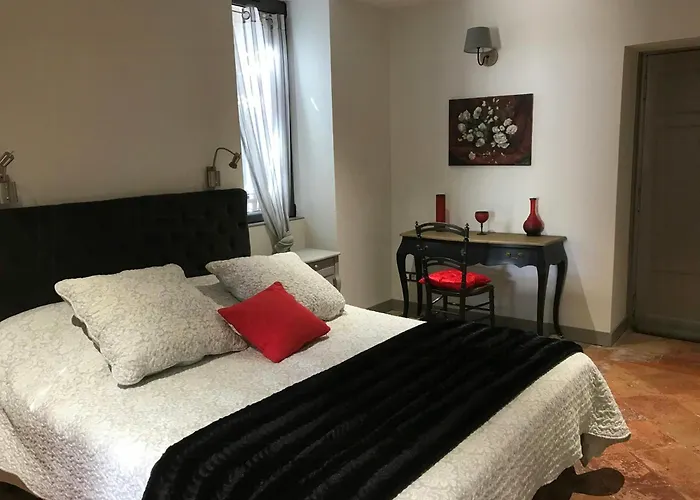 Renovated With Shared Pool In Lauragais Mont-d'Astarac