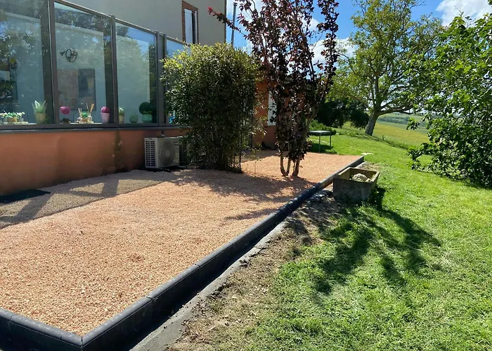 Renovated With Shared Pool In Lauragais Сasa de vacaciones Mont-d'Astarac